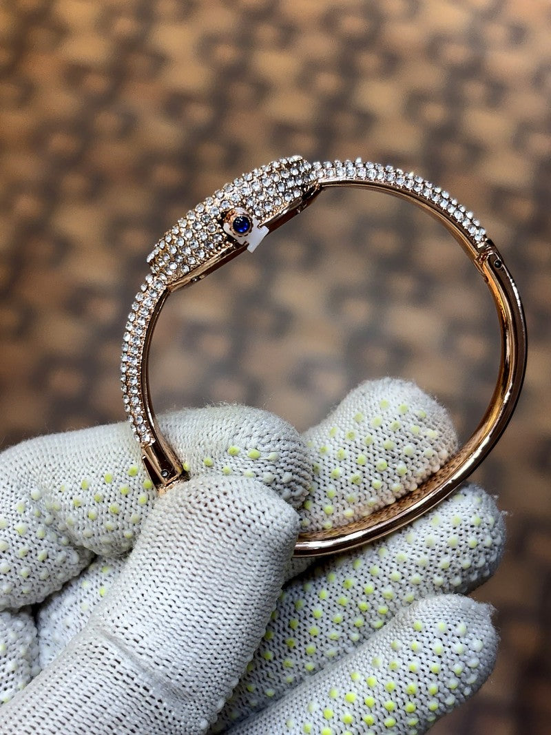 Cartier Baignoire watch in 18k rose gold with a diamond set bezel and bracelet