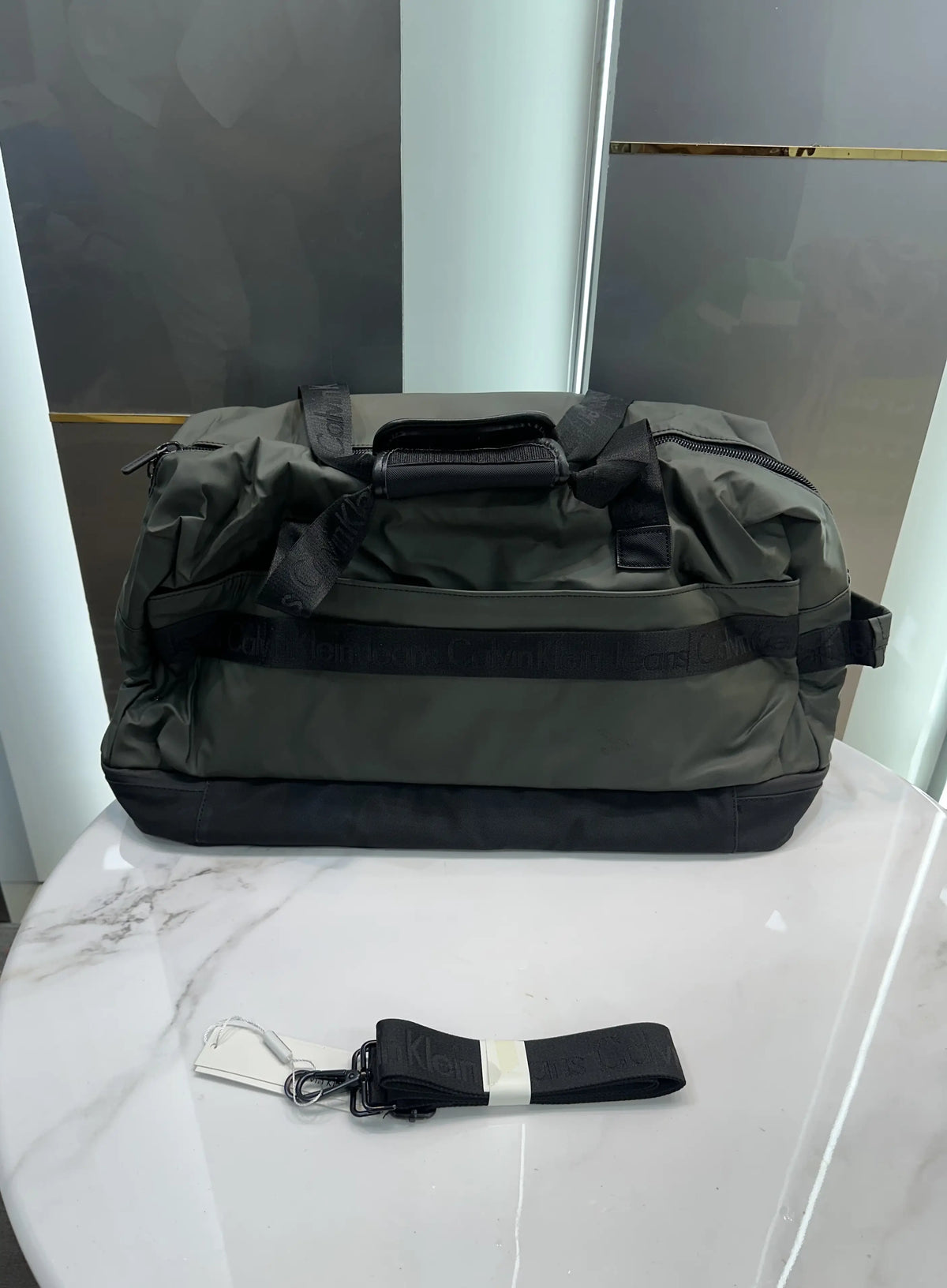 Calvin Klei n Dark Green Luxury Imported Duffel Bag Z16006G