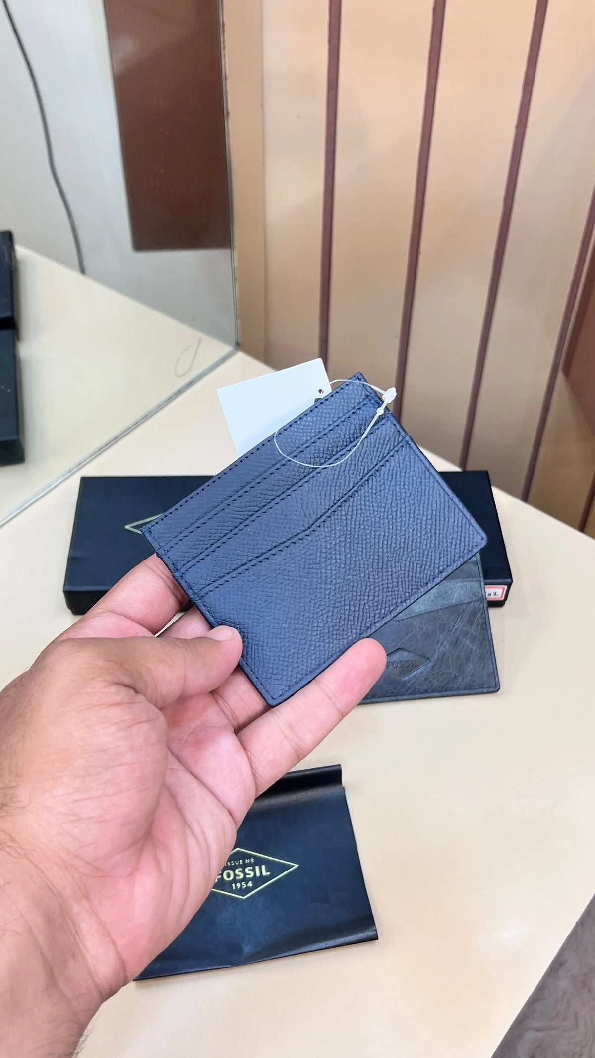 FOSSIL PREMIUM QUALITY IMP CARD HOLDER WITH OG BOX (BLUE)