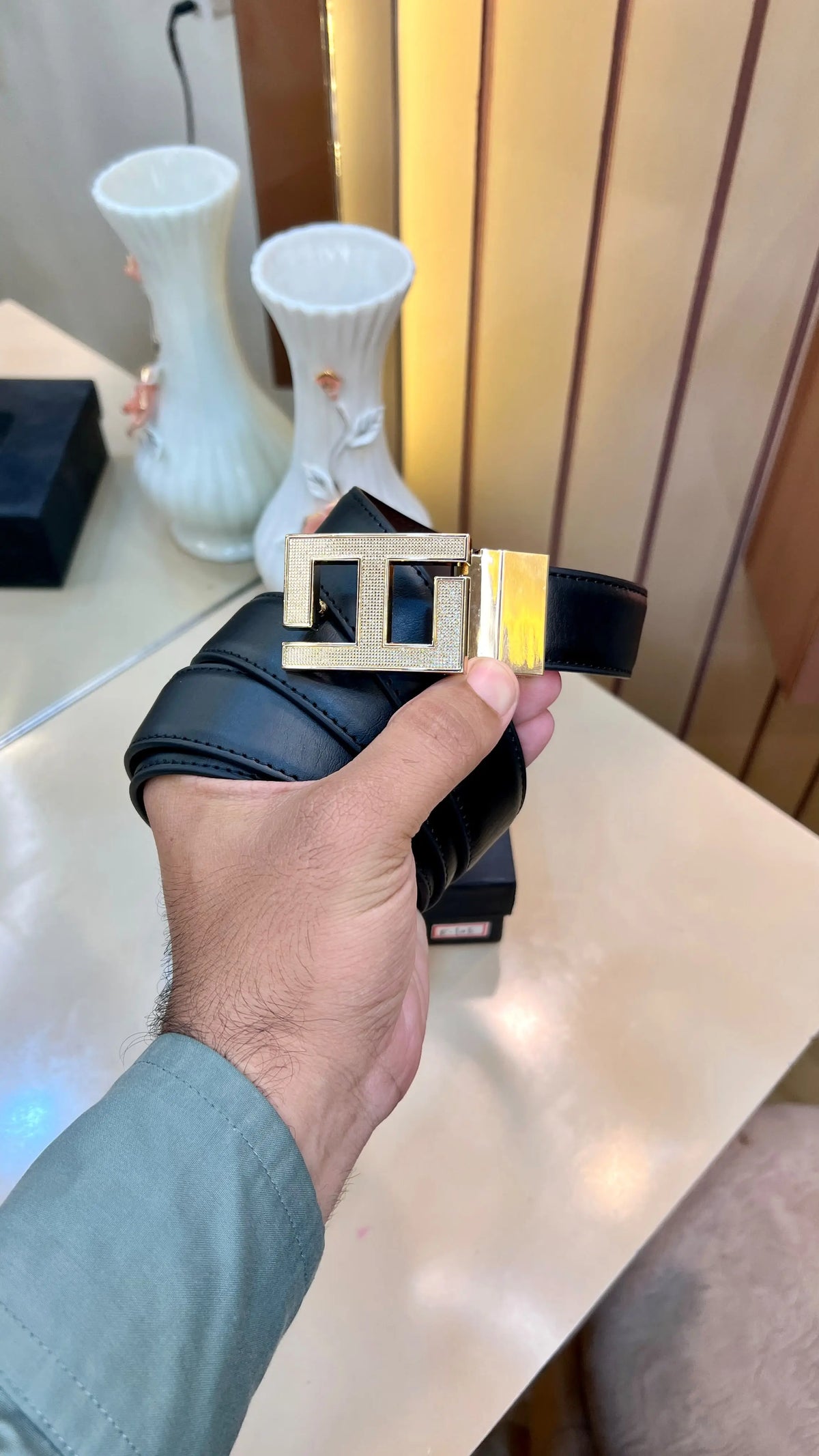 FENDI PREMIUM QUALITY IMP REVERSEABLE BELT WITH OG BOX