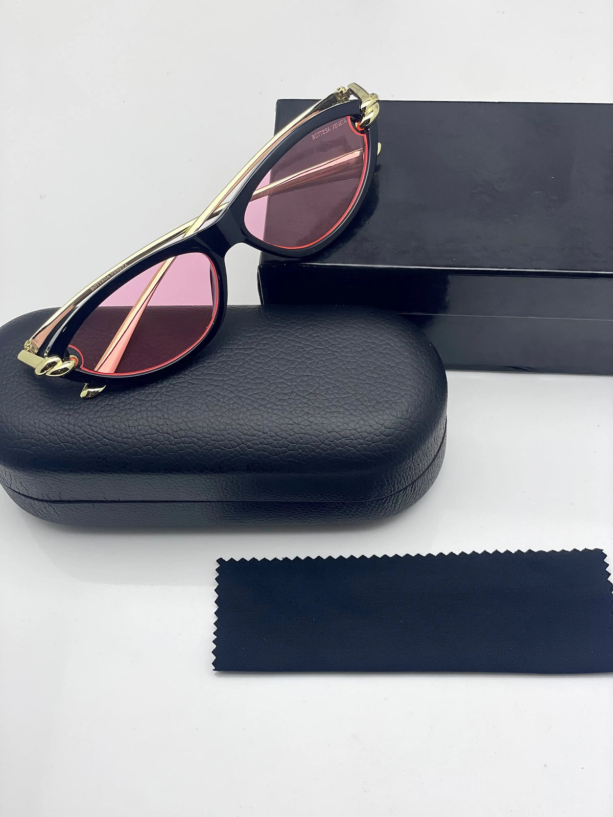 Bottega Veneta 305 gold pink