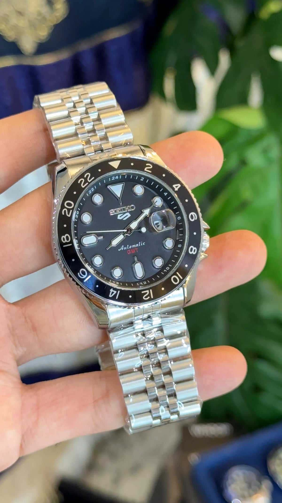 Seiko 5Sportz GMT Heavy Shift Movement