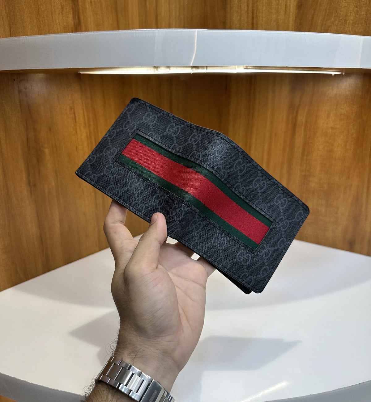 Gucci Premium Monogram Wallet g190