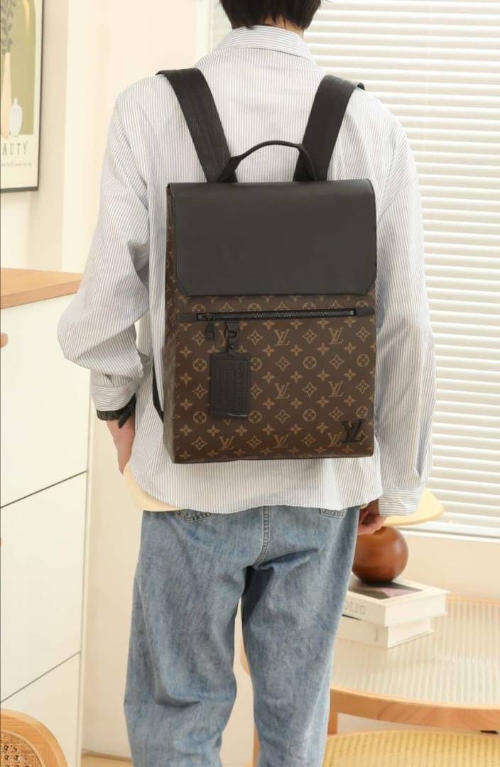 LOUIVUITION FAST LINE BACKPACK 8050
