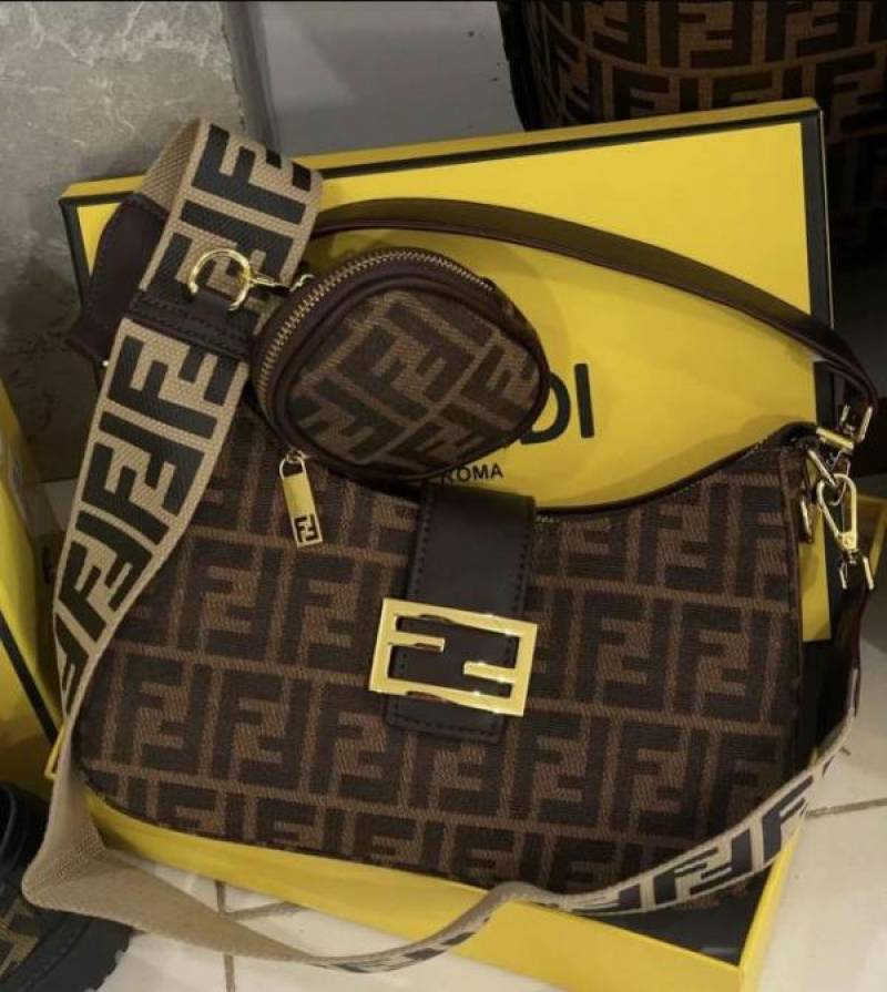 FENDZUCCA SHOULDER BAG WITH DUST BAG & OG MAGNET BOX F5611
