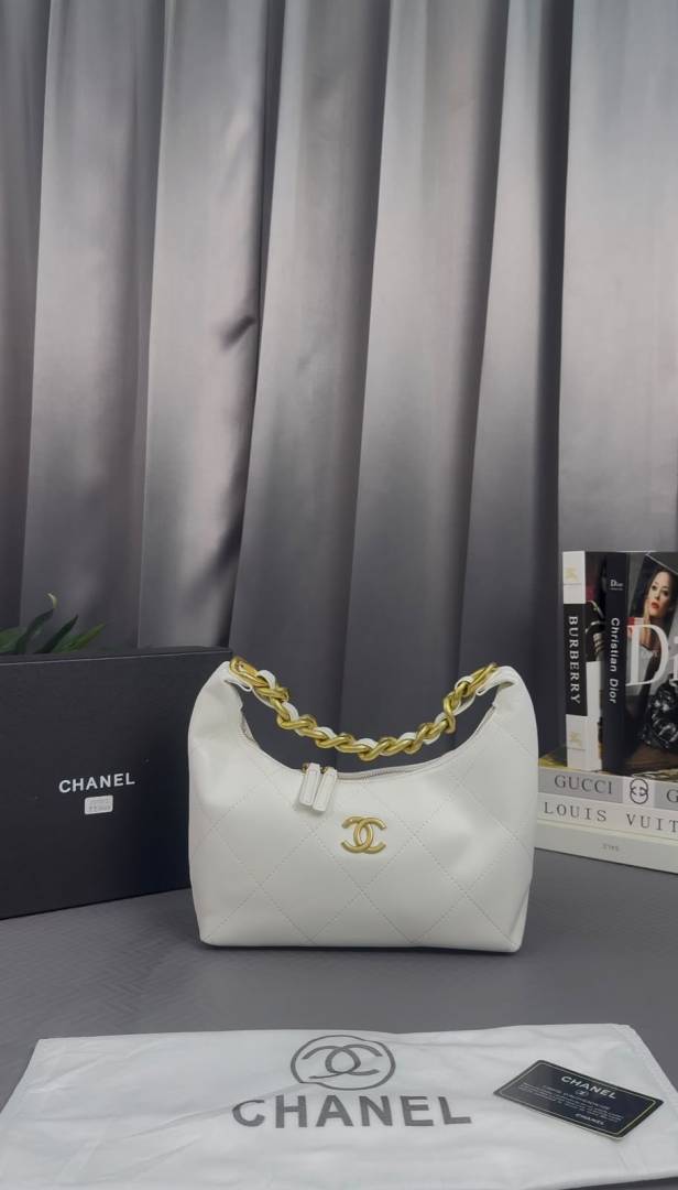Chane Quilted Maxi Hobo Bag With Box And Dust Bag-251013