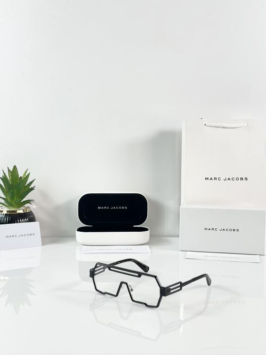 MARC JACOBS