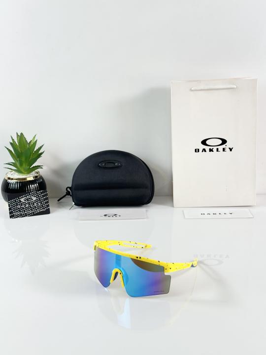 OAKLEY YELLOW SUNGLASSES