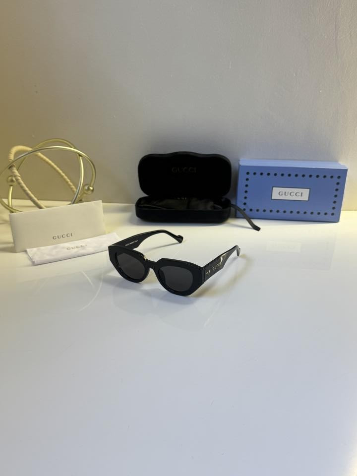 GUCCI SUNGLASSES