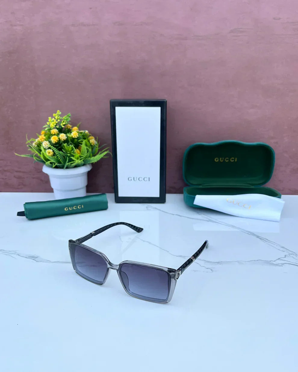 GUCCI SUNGLASSES