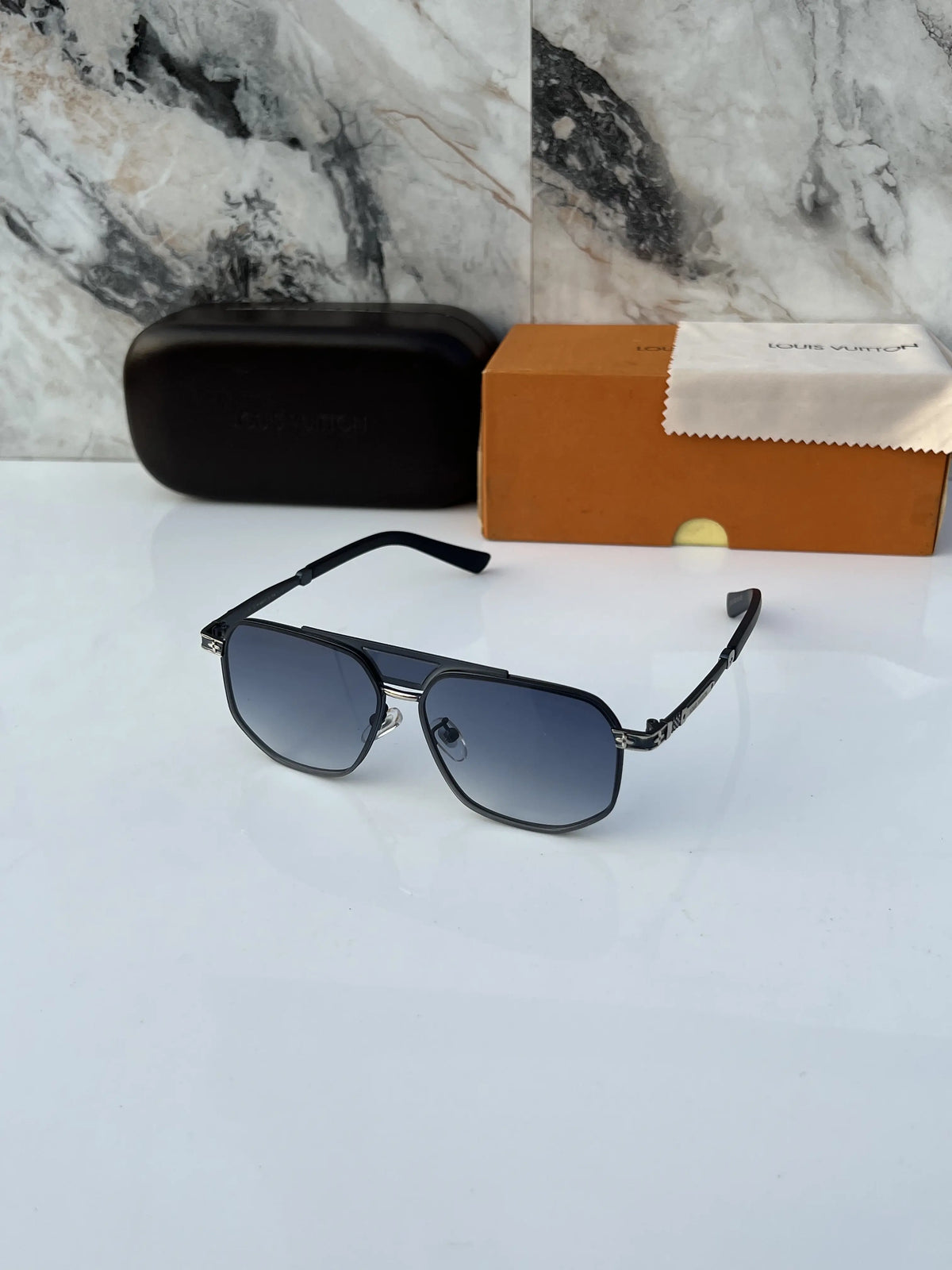 Louis_vuitton_2593_blue