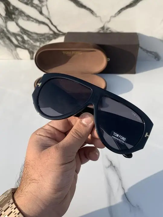 Tomford_9577_full_black