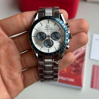 Omeg a Speedmaster Co axial Chronometer