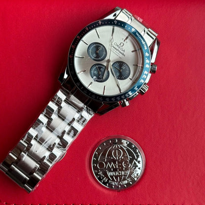 Omeg a Speedmaster Co axial Chronometer