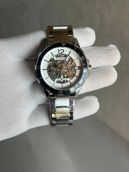 Tomm y Hilfiger automatic