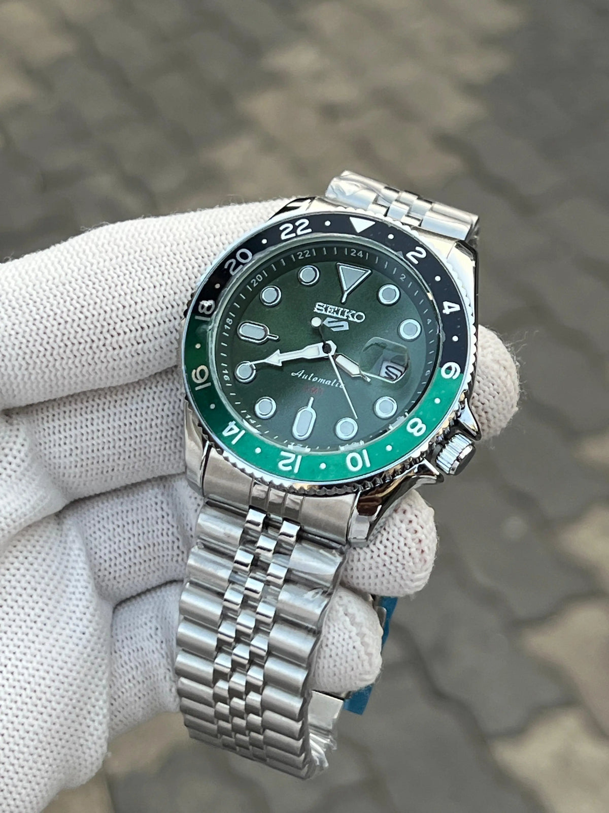 Seik_0 5 Sports GMT Swift Movement Back Open