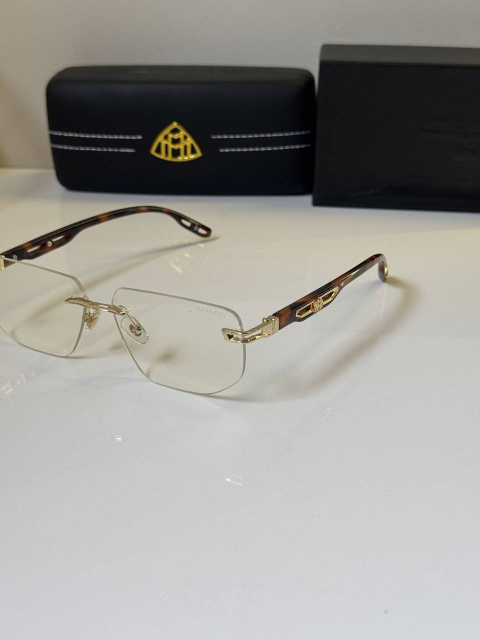 Maybach_88940_Tiger_Gold_Frame