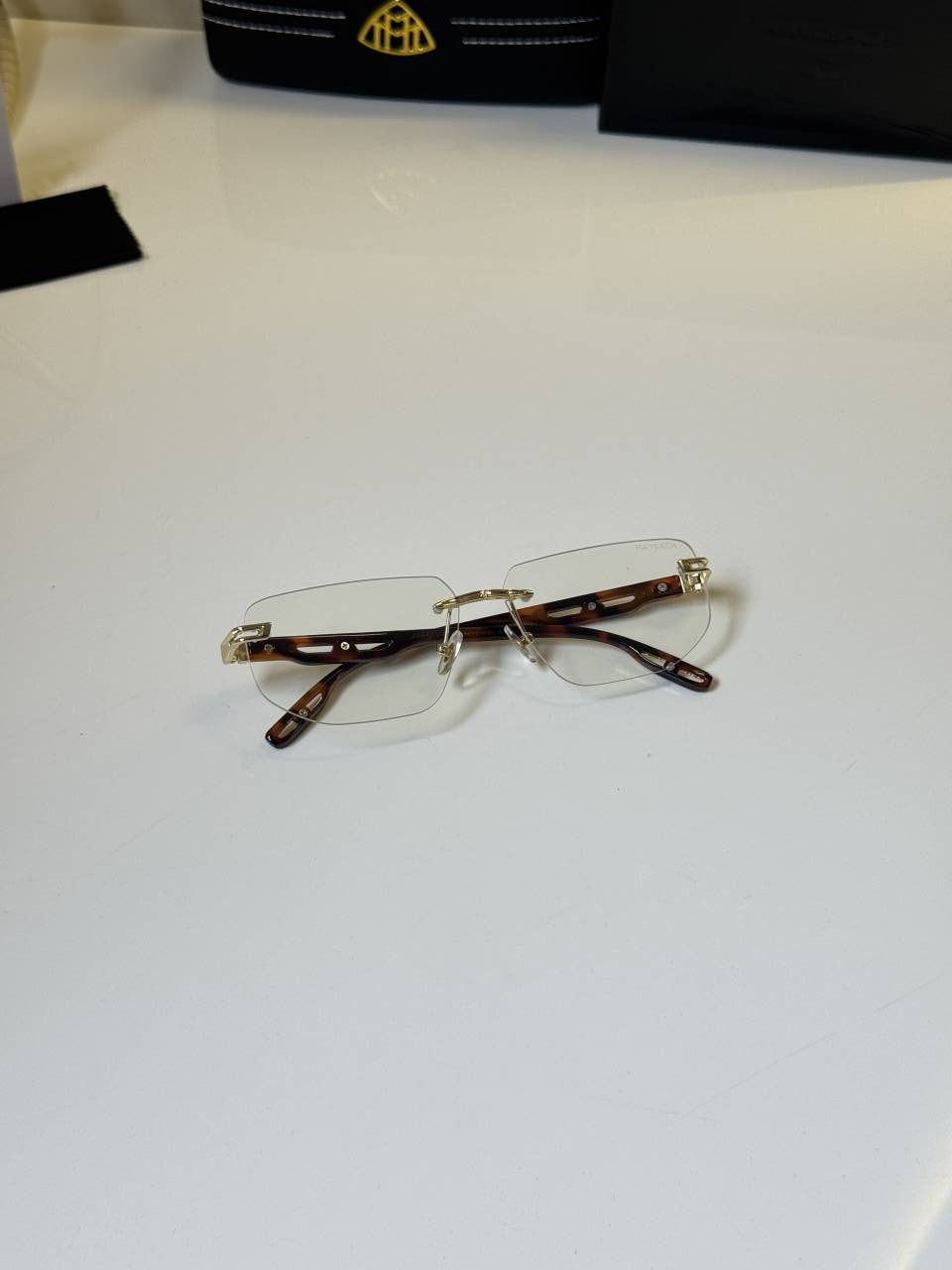 Maybach_88940_Tiger_Gold_Frame