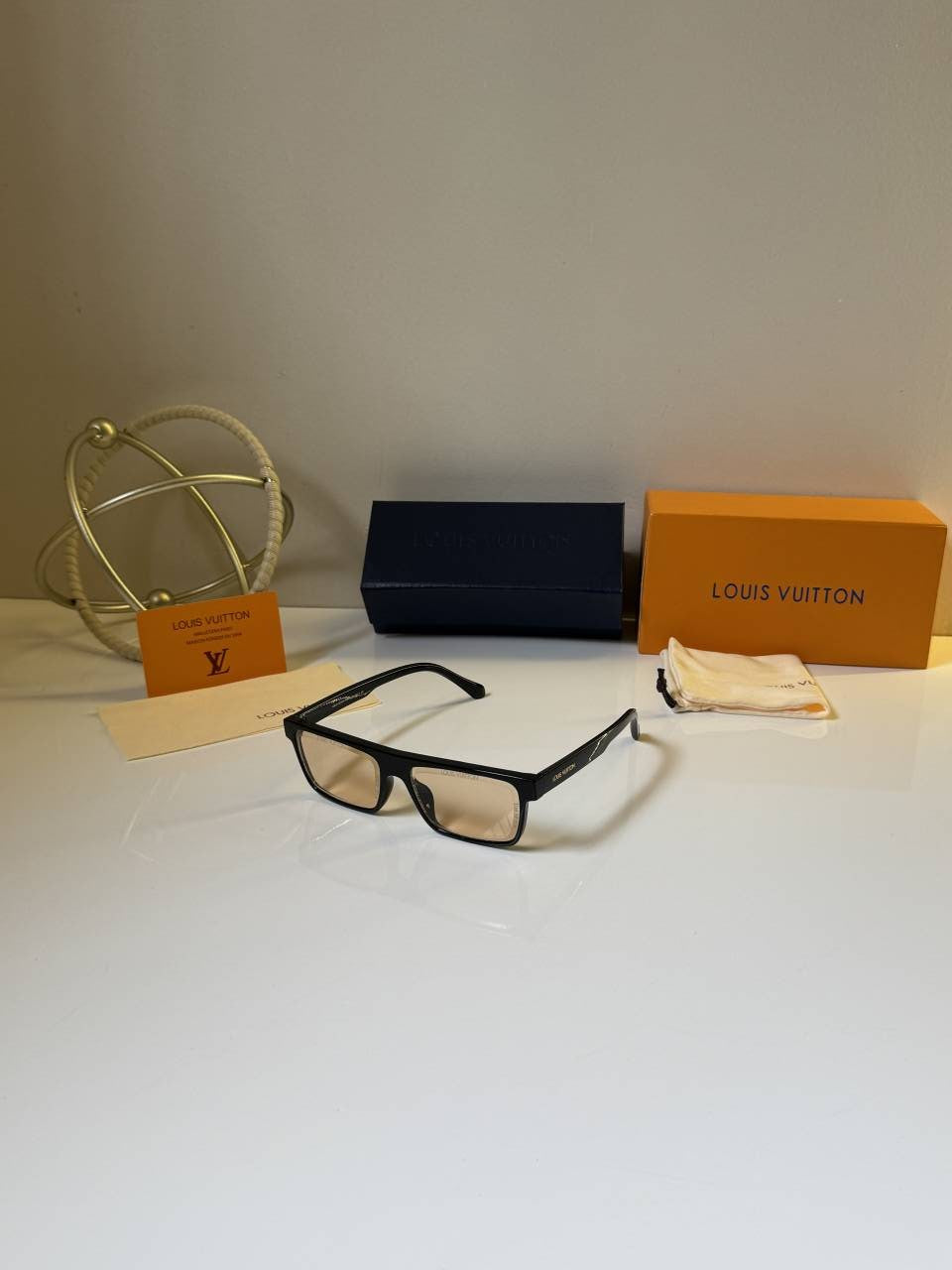 Louis_Vuitton_6002_Peach_Black