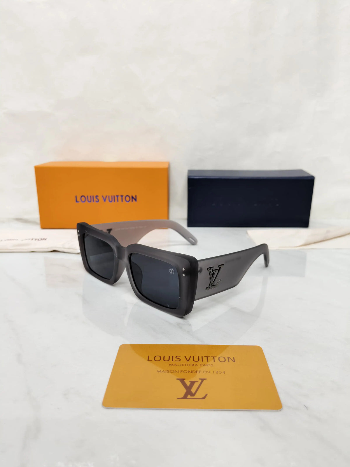 LOUIS VUITTON 3667 SMOKE GREY