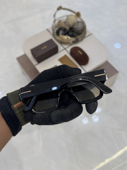 Tomford_184_Black_Multi