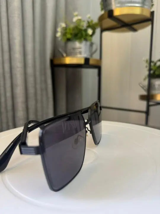 sunglass