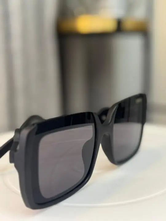 sunglass