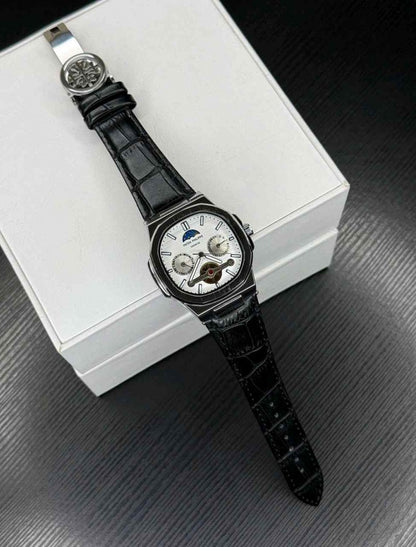 Patek Philipp_e Nautilus Chronograph working black belt