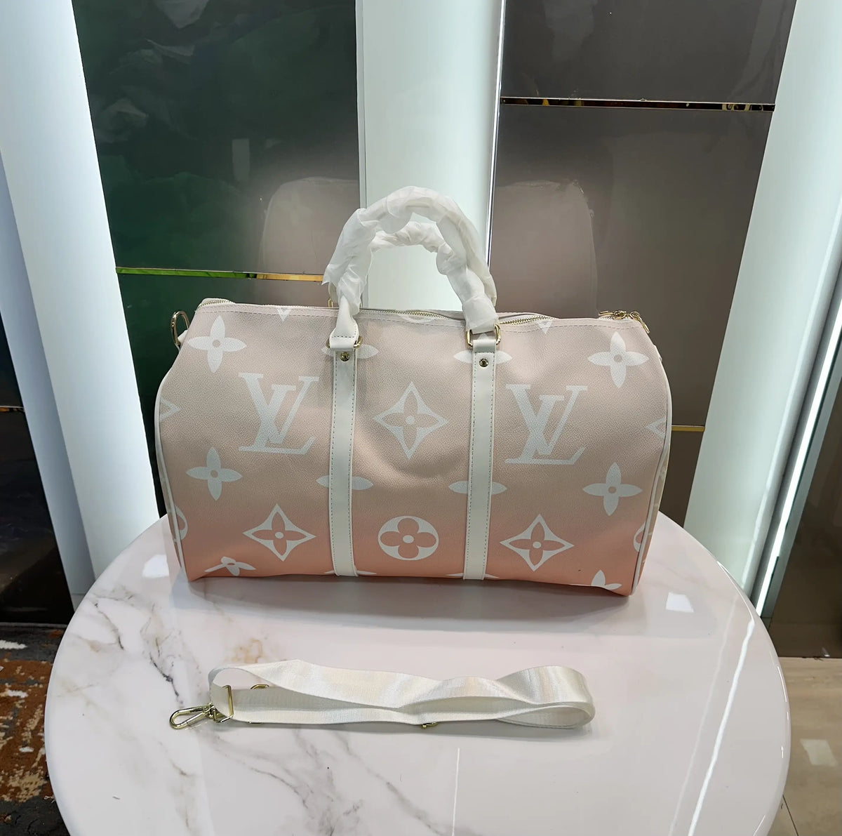 Louis Vuitto n Luxury Imported Duffel Bag lv909