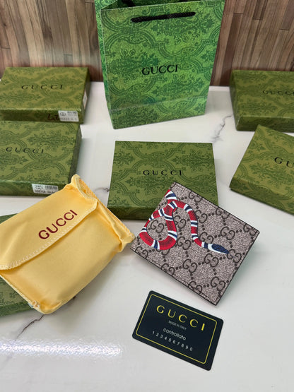 GUCCI OFFICIAL STORE TOP SELLING WALLET WITH BRAND BOX N CARRY BAG 832