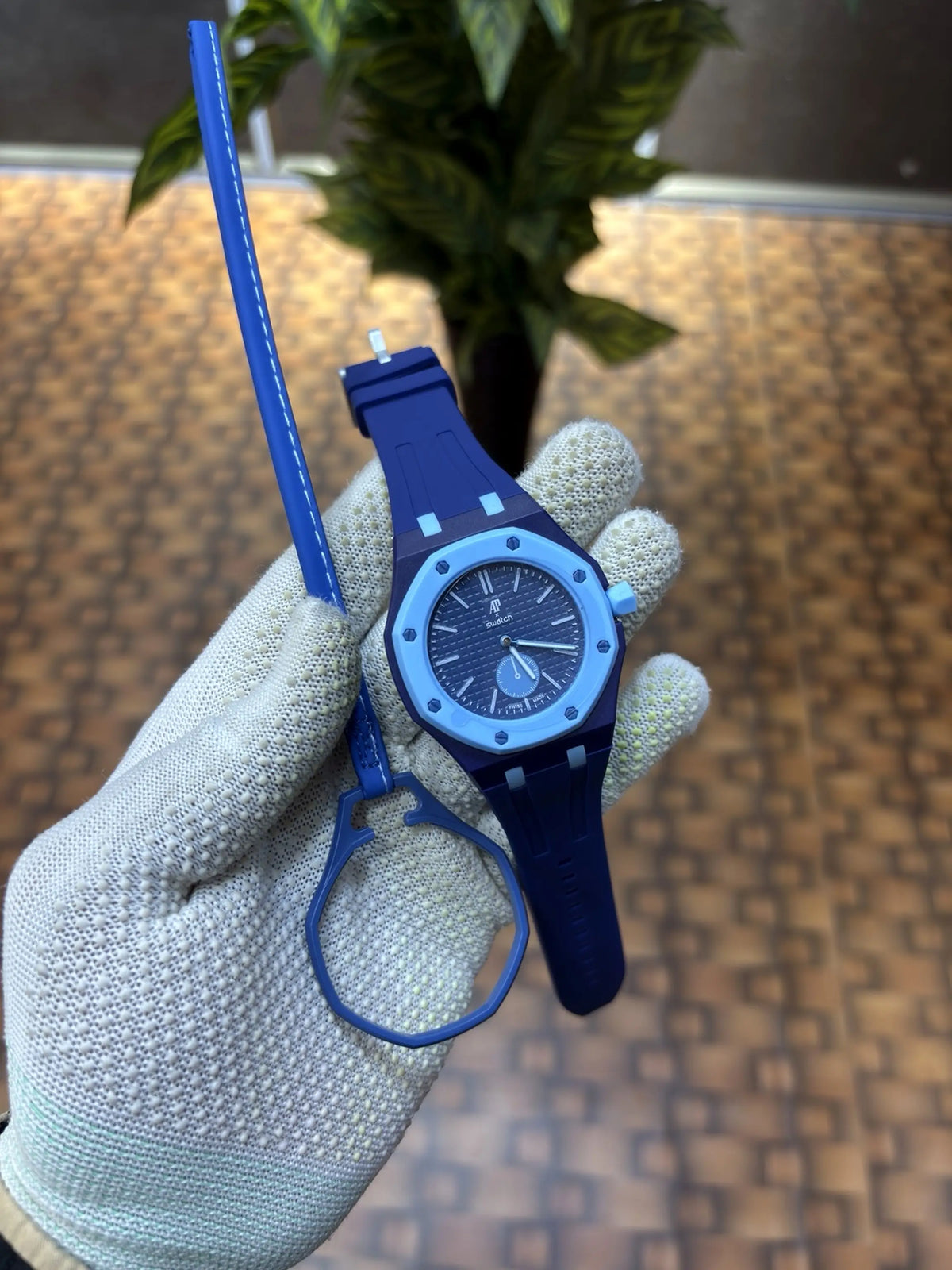 AP X SWATCH ROYAL POP WITH BOX AND SILICON STRAP