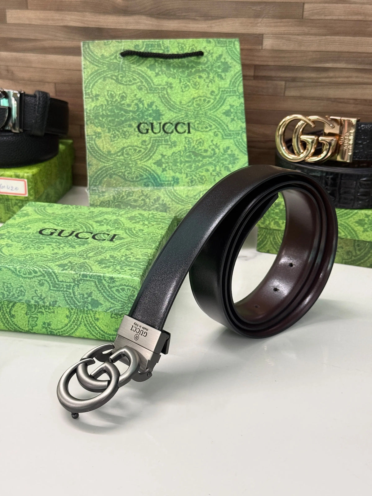 GUCCI LOGO EDITION REVERSIBLE BLACK BROWN TOP DEMANDING MODEL 420