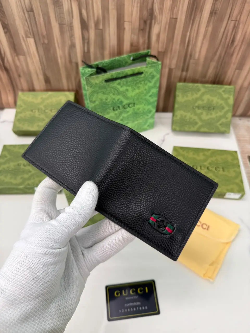 GUCCI LOGO PREMIUM IMPORTED QUALITY WITH BRAND BOX N CARRY BAG 914