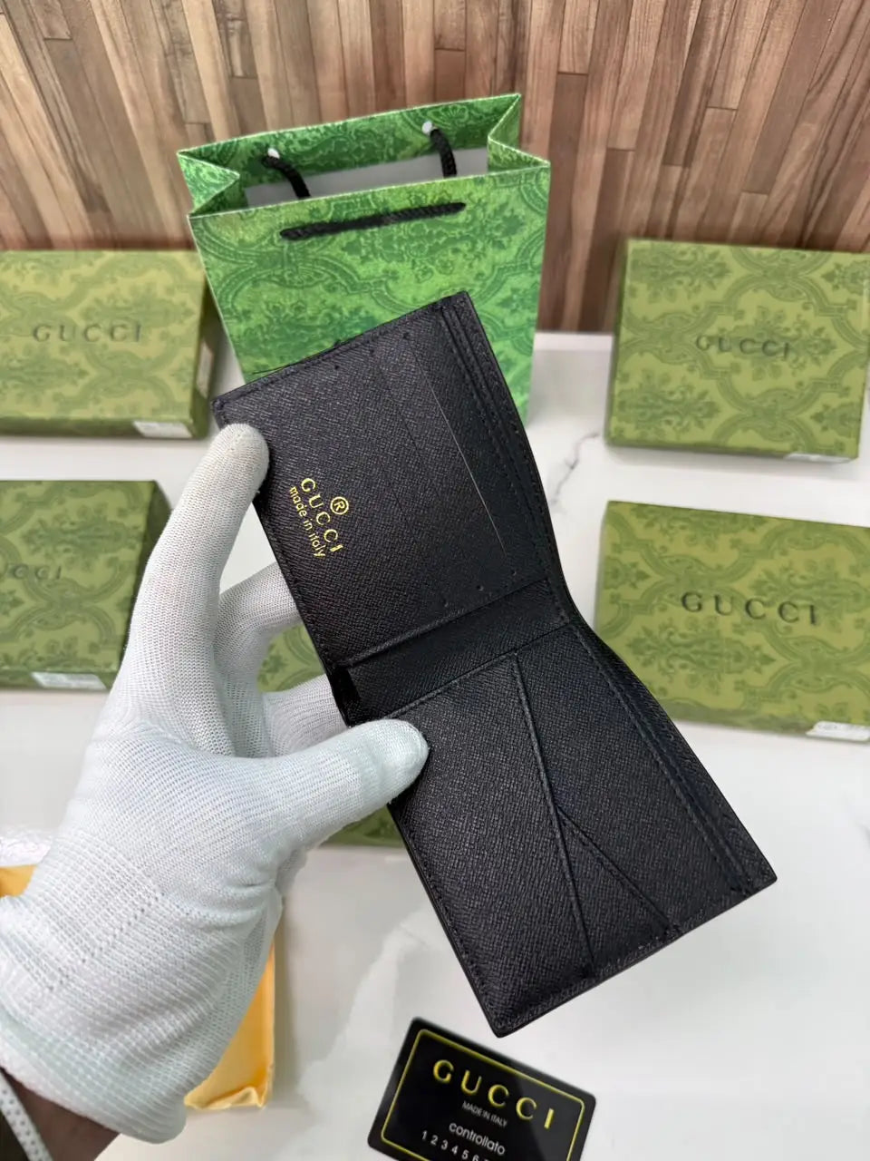 GUCCI LOGO FULL BLACK OFFICIAL STORE MODEL WITH BRAND BOX N CARRY BAG 742