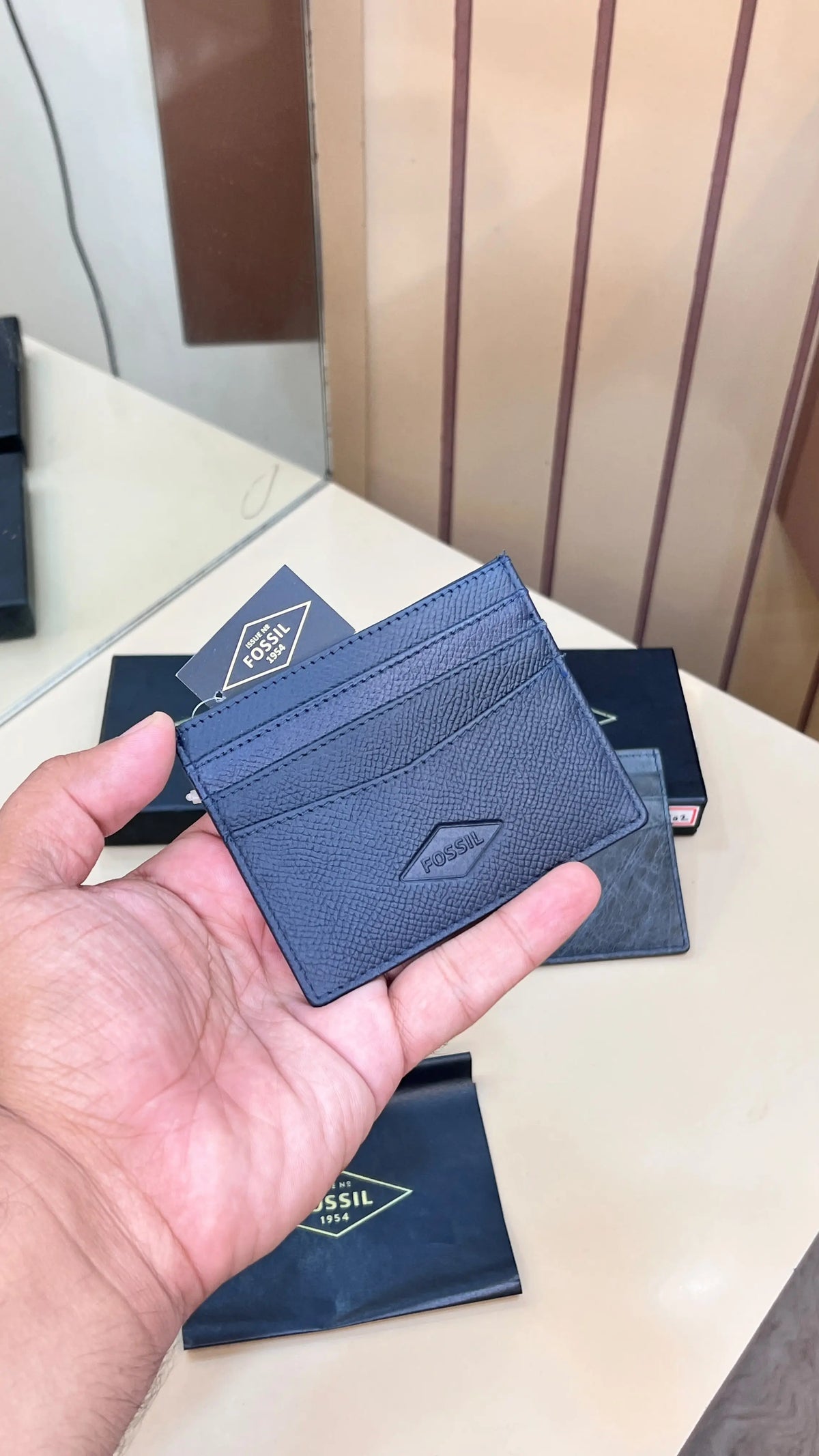 FOSSIL PREMIUM QUALITY IMP CARD HOLDER WITH OG BOX (BLUE)