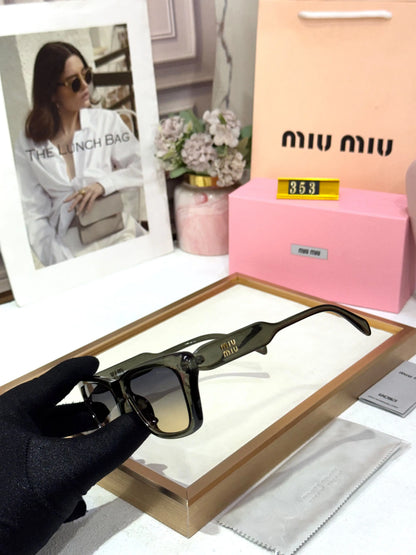 MIU MIU PREMIUM QUALITY UV PROTECTION DESIGNER STORE MODEL 501