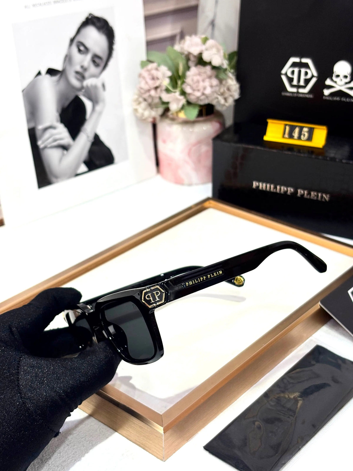 PHILIPP PLEIN GLOSSY BLACK With GOLD TOUCH PREMIUM QUALITY DESIGNER STORE SUPERHIT MODEL 504