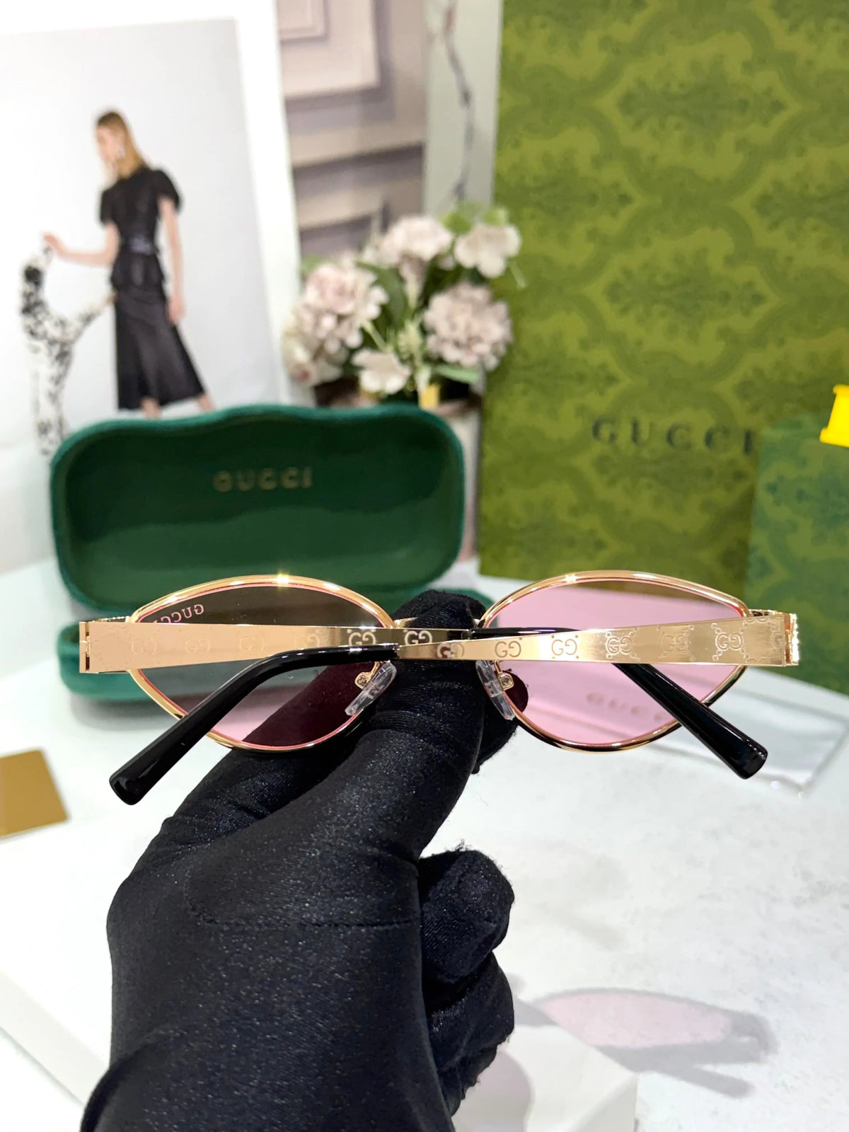 GUCCI DESIGNER GOLD PINK WITH LOGO DESIGN STICK SHOWROOM MODEL 505