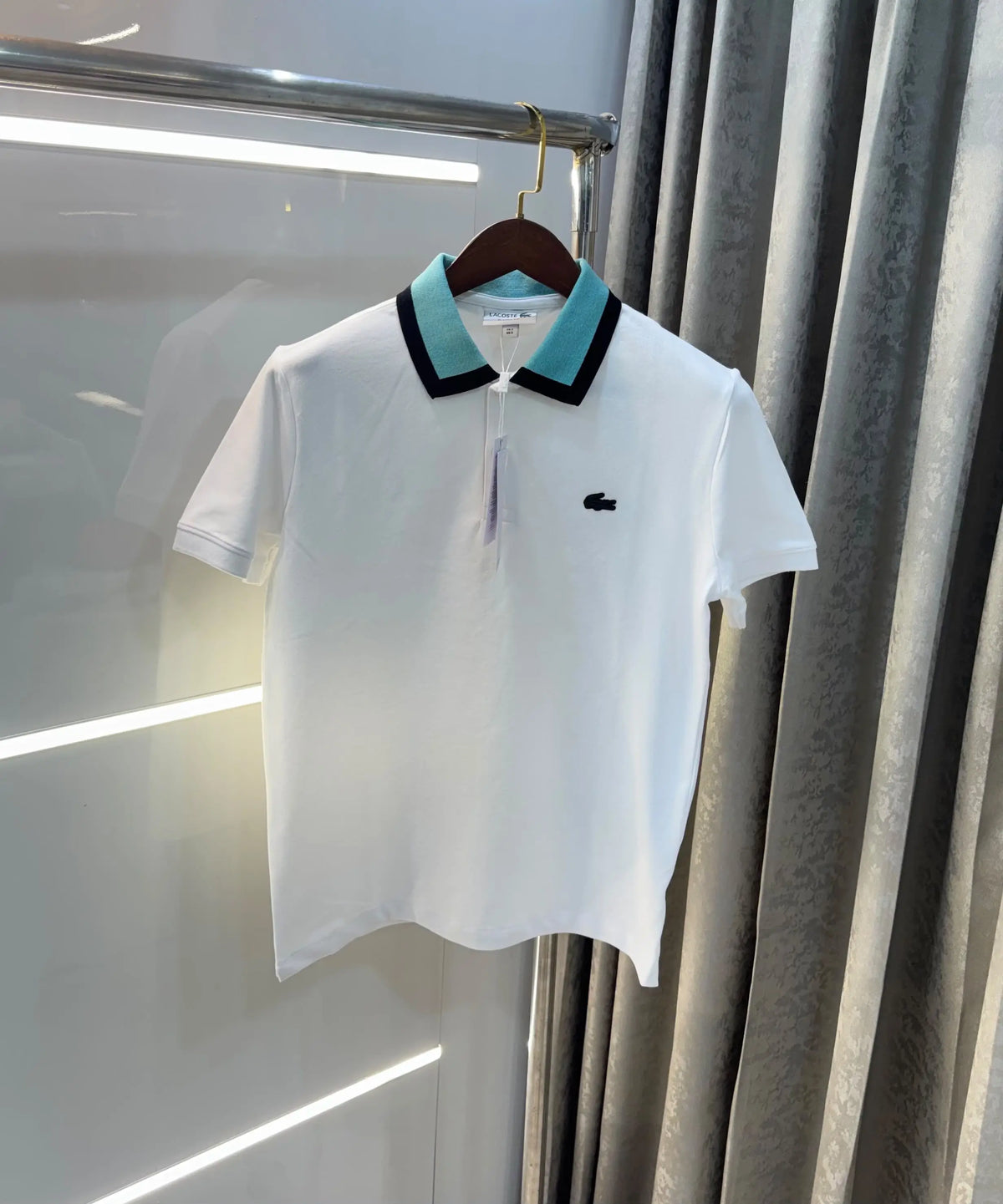 Lacost e White Embroidery Logo Premium Polo T-Shirt