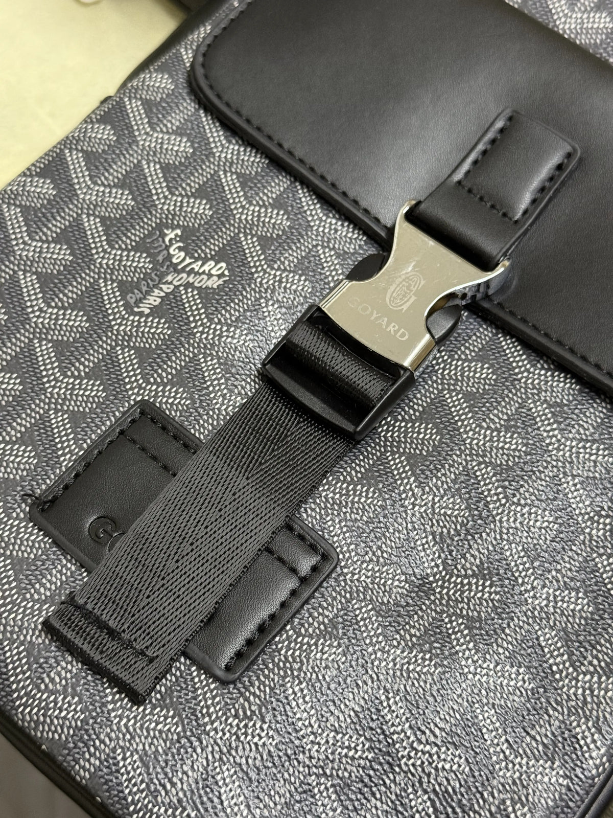 Goyard Alpin-style utility crossbody shoulder bag Grey