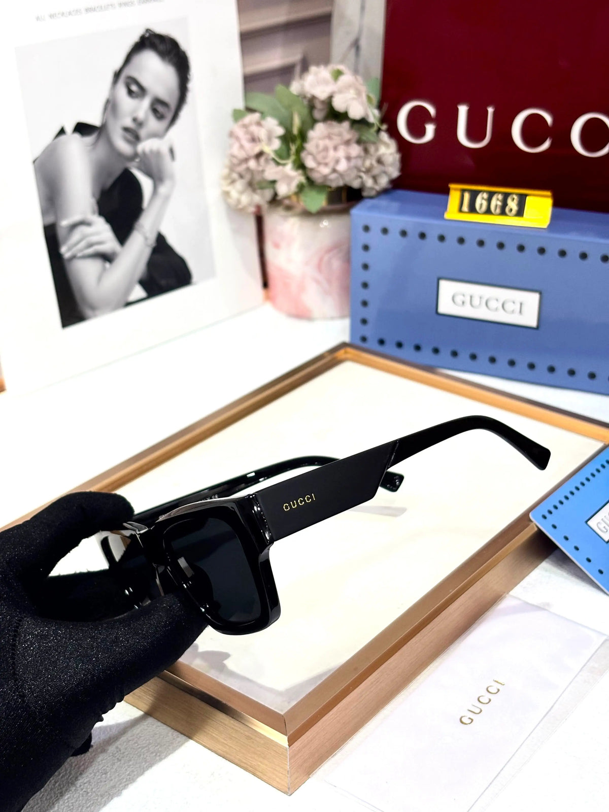 GUCCI 1668 OFFICIAL GLOSSY BLACK STYLISH FASHION LATEST STORE SUPERHIT MODEL 501