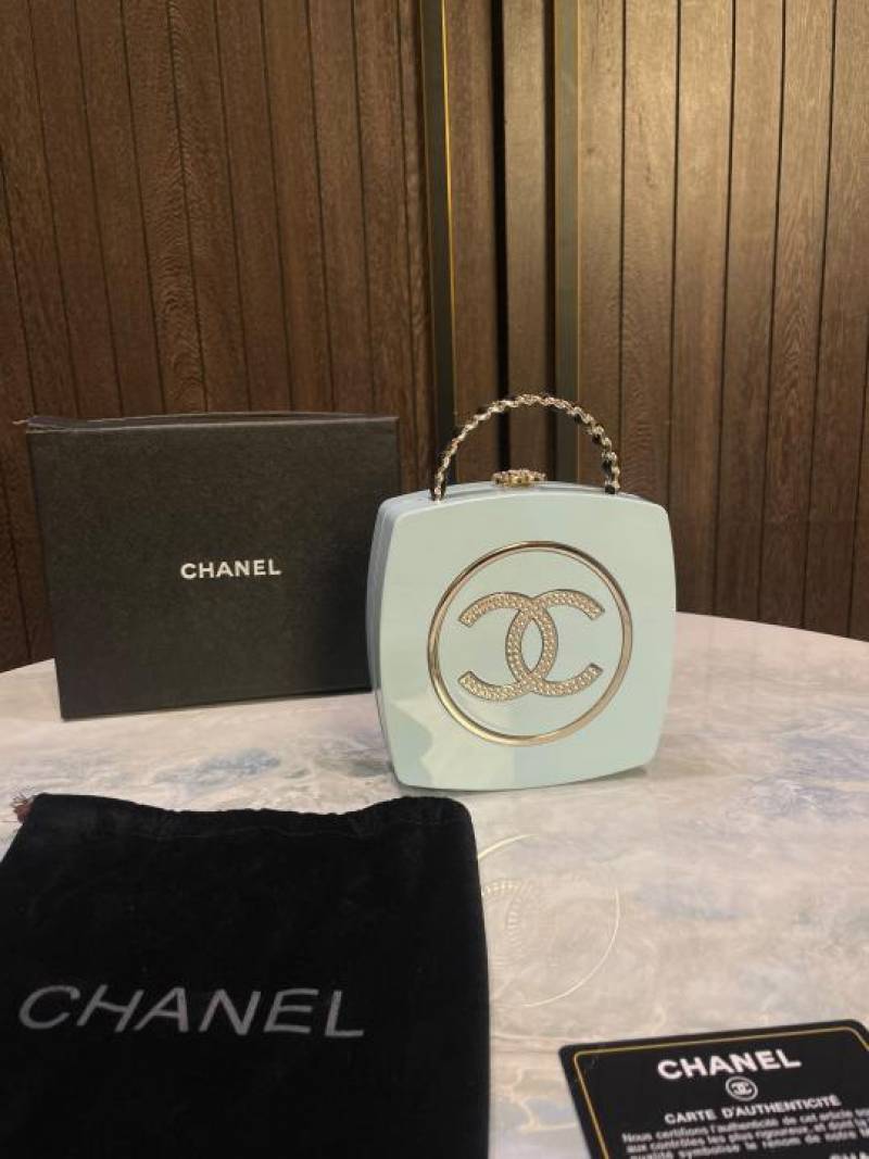 Chaneel makeup palette Minaudire Bag with box (STORE ARTICLE) 836