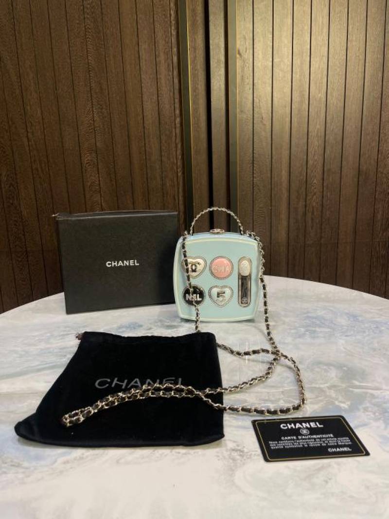 Chaneel makeup palette Minaudire Bag with box (STORE ARTICLE) 836