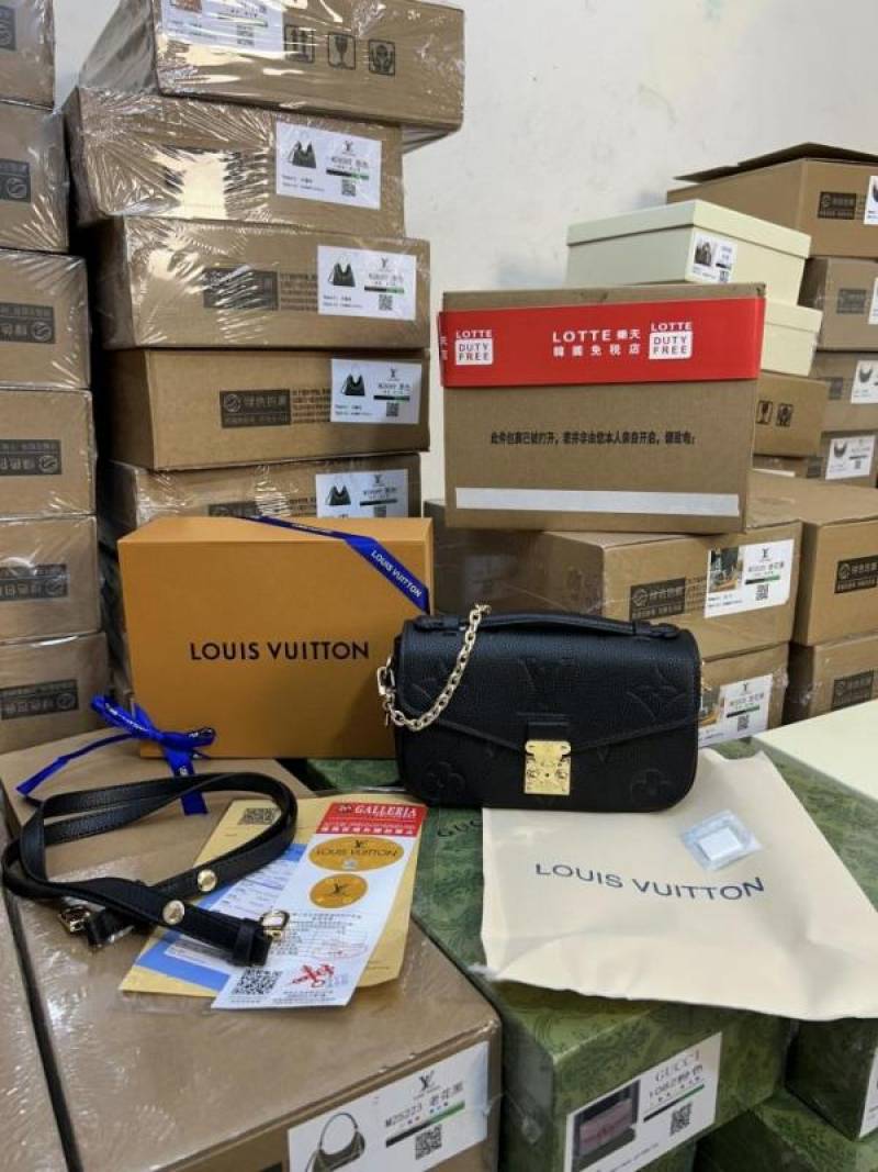 lv loui vuitton metis pochette east west with double box 938
