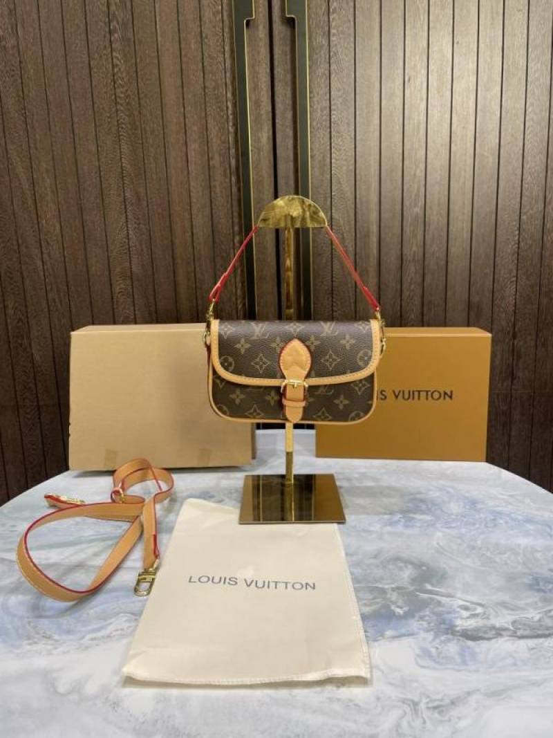 Loui vuitton Nano Diane with double box 799