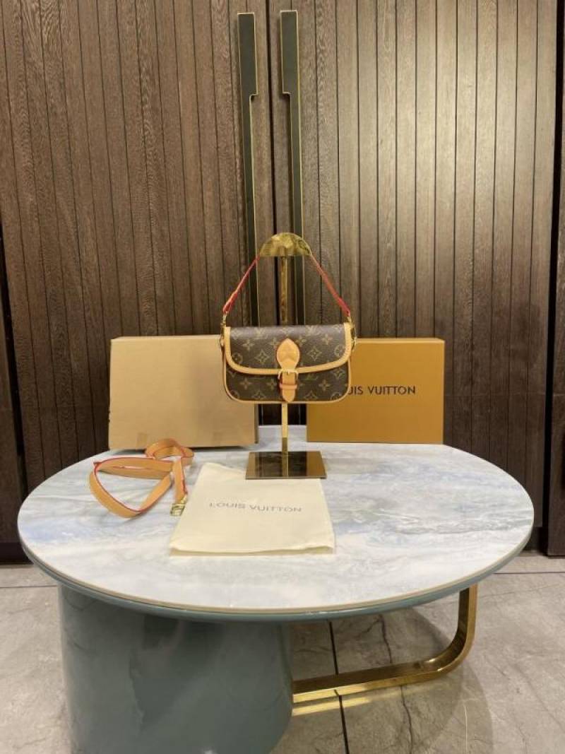 Loui vuitton Nano Diane with double box 799