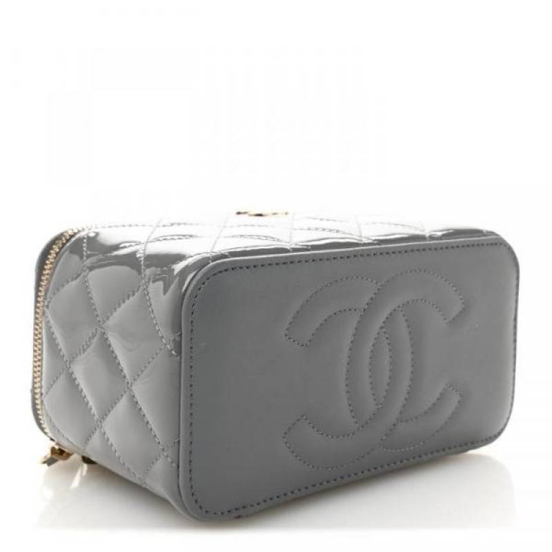 Chaneel quilted small Top handle vanity se with chain and box 843