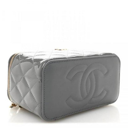 Chaneel quilted small Top handle vanity se with chain and box 843