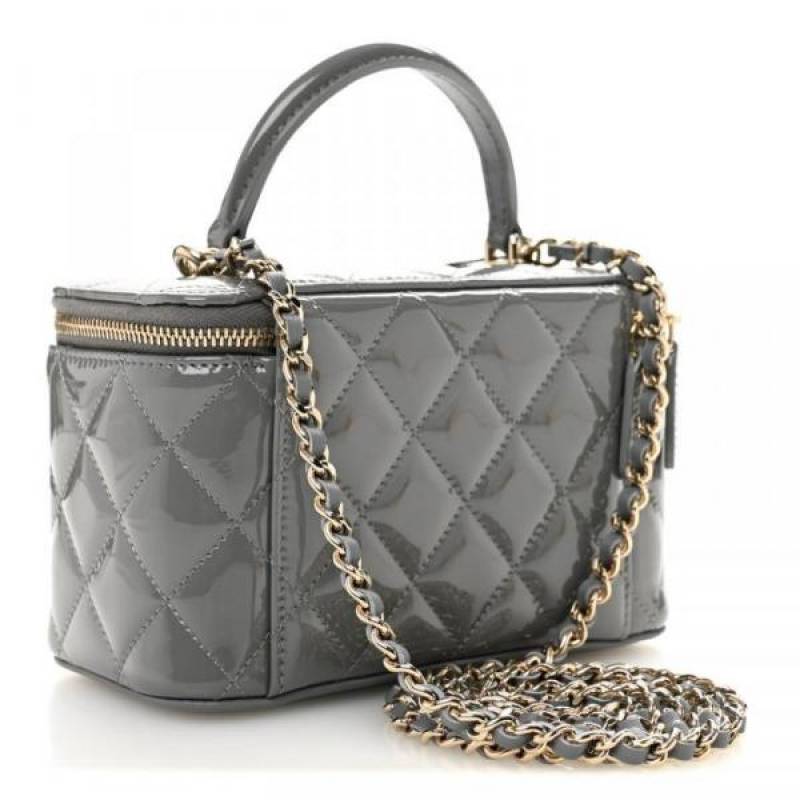 Chaneel quilted small Top handle vanity se with chain and box 843