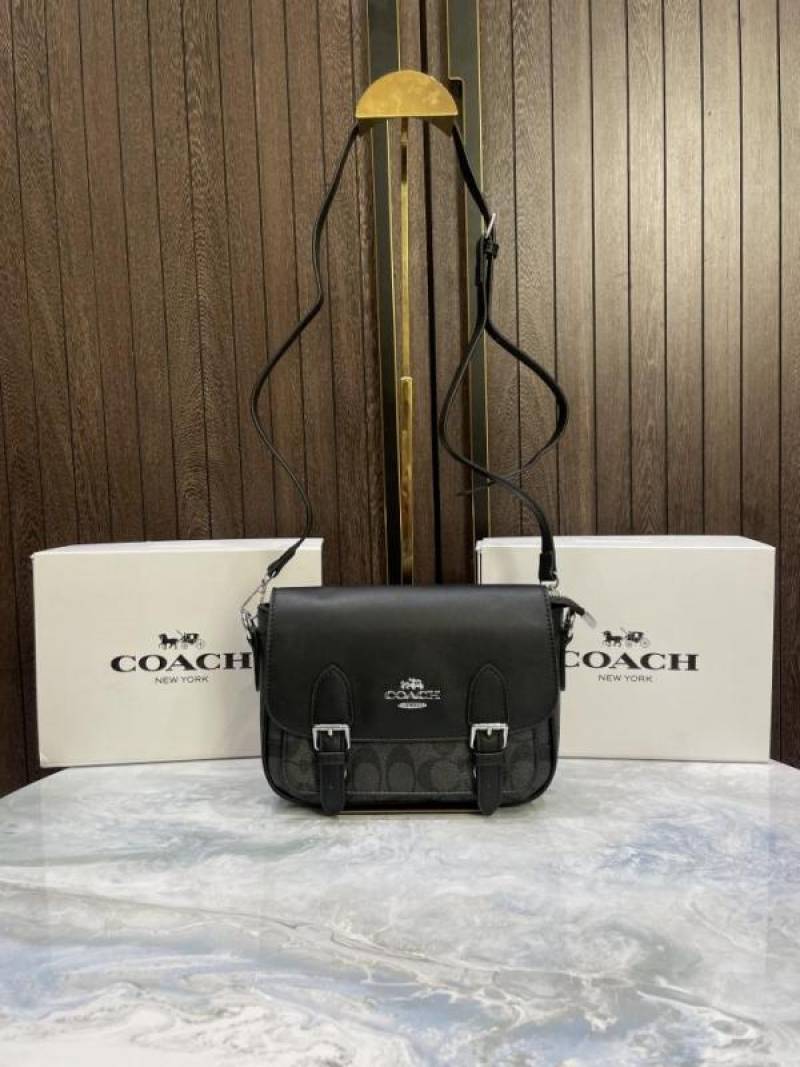 Coac lucy crossbody in signature canvas Without box 248